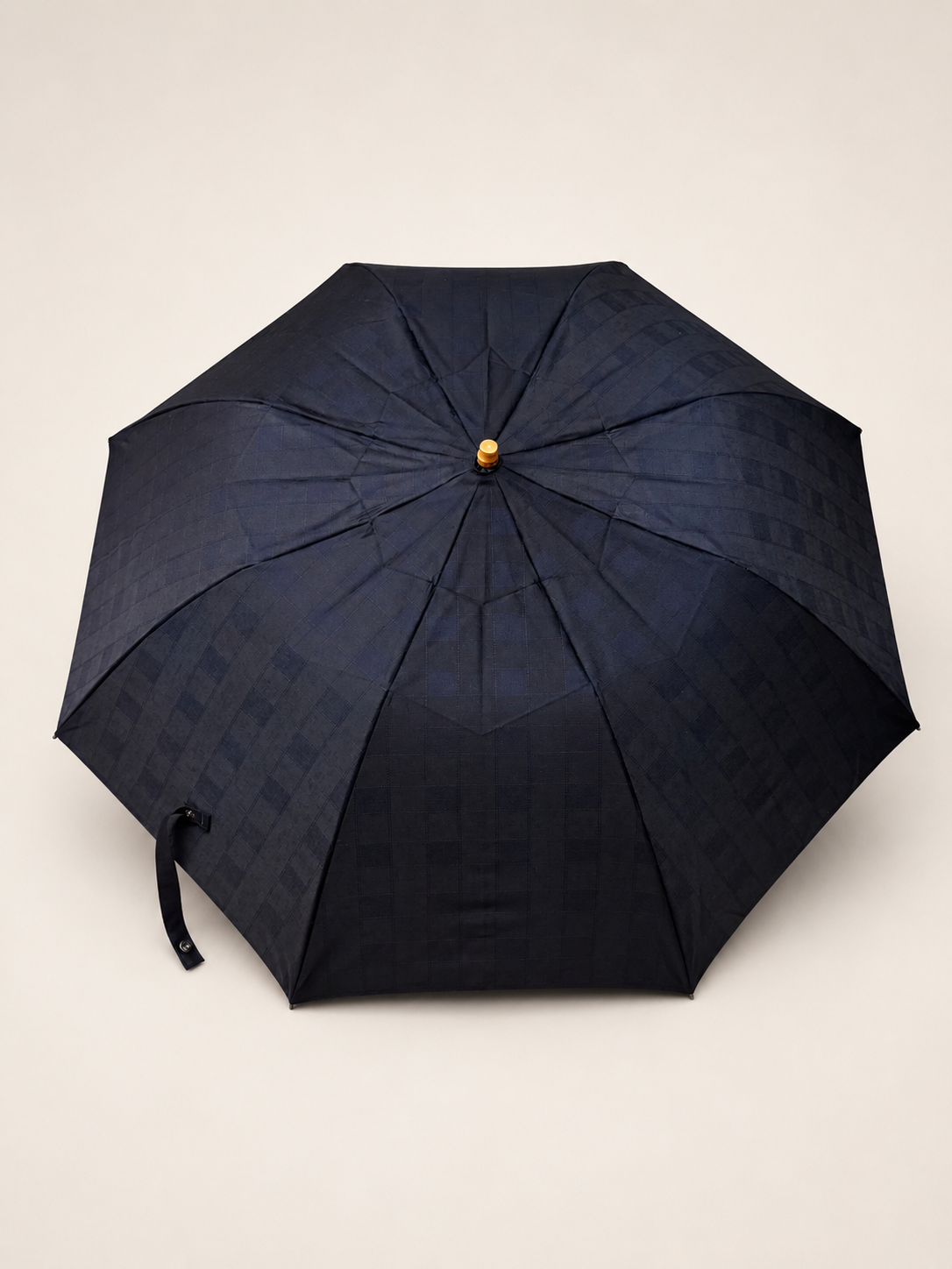 晴れの日も雨の日も、装いを引き立てる大人の一本　men's
