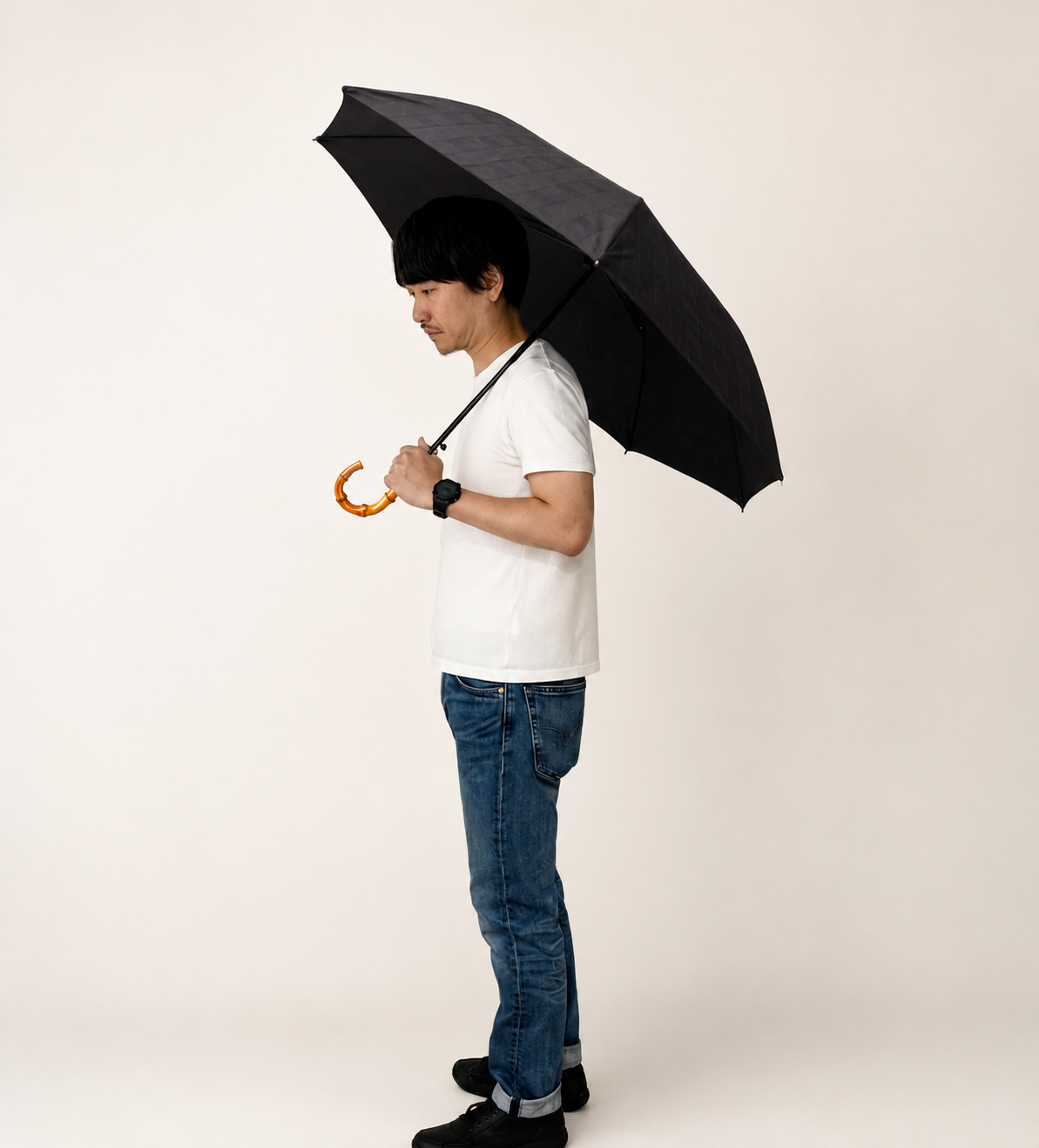 晴れの日も雨の日も、装いを引き立てる大人の一本　men's