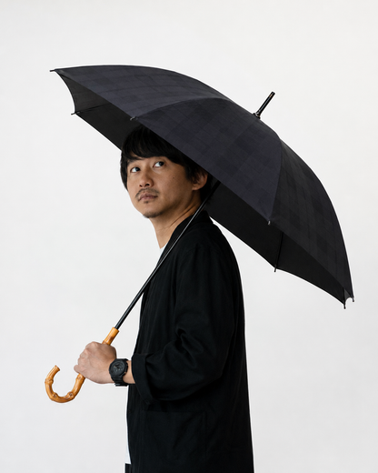 晴れの日も雨の日も、装いを引き立てる大人の一本　men's