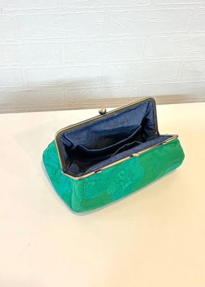 国産刺繍 がま口ポーチ｜エメラルドグリーン